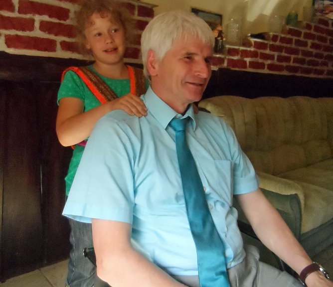 Selle im Leseclub (Foto: Mehrgenerationenhaus Ro&szlig;leben)