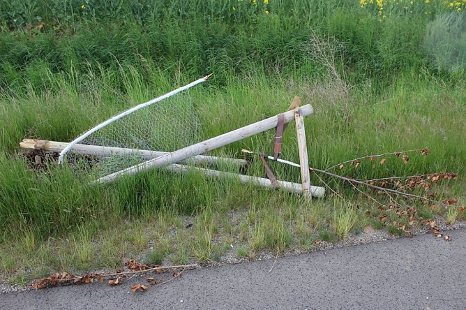 Vandalismus am Radweg? (Foto: Karl-Heinz Herrmann)