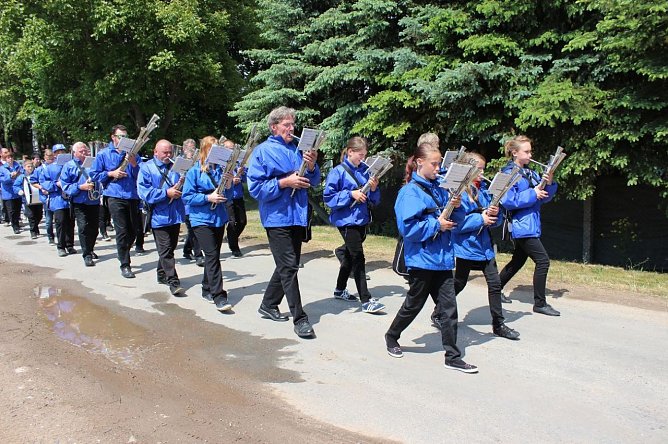 Festumzug Berka (Foto: Karl-Heinz Herrmann) Festumzug Berka (Foto: Karl-Heinz Herrmann)