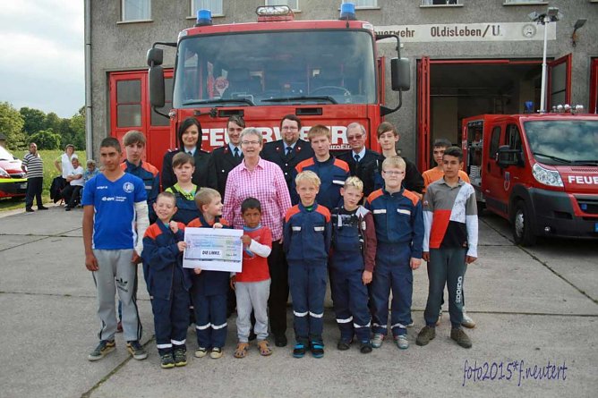 Bundestagsabgeordnete zu Besuch bei der Jugendfeuerwehr Oldisleben (Foto: Christopher Schulze) Bundestagsabgeordnete zu Besuch bei der Jugendfeuerwehr Oldisleben (Foto: Christopher Schulze)