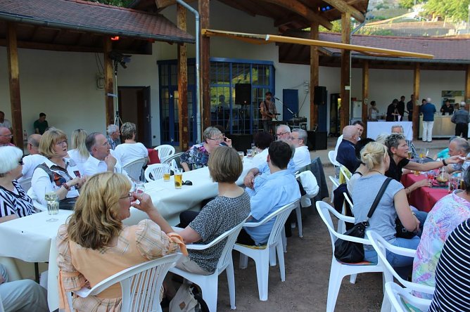 Open-Air im Quellgrund (Foto: Karl-Heinz Herrmann) Open-Air im Quellgrund (Foto: Karl-Heinz Herrmann)