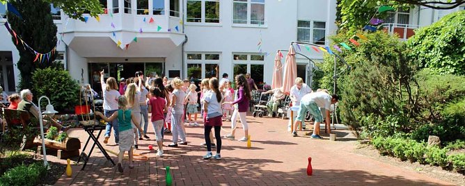 25 Jahre AWO Thüringen in Sondershausen (Foto: Karl-Heinz Herrmann) 25 Jahre AWO Thüringen in Sondershausen (Foto: Karl-Heinz Herrmann)