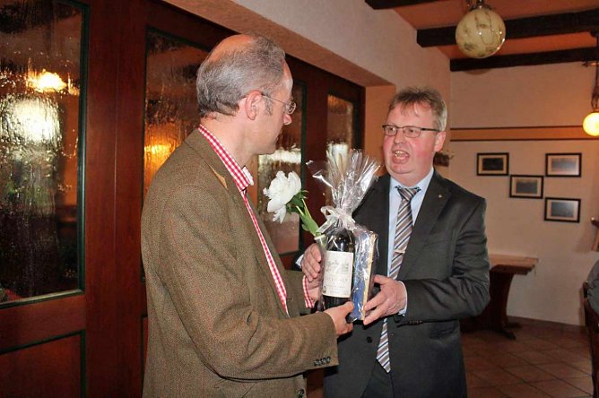 Lionsclub Sondershausen mit Spenden (Foto: Karl-Heinz Herrmann) Lionsclub Sondershausen mit Spenden (Foto: Karl-Heinz Herrmann)