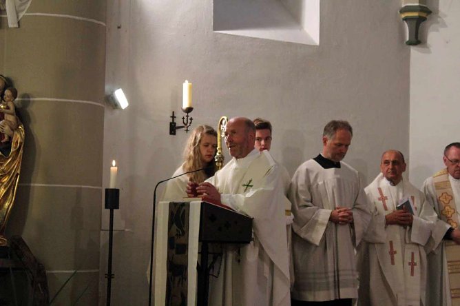 Bischof Neymeyr in Sondershausen (Foto: Karl-Heinz Herrmann)