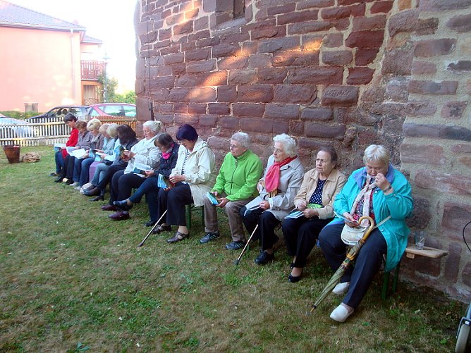 Johannisfeuer an der Altstädter Kirche (Foto: Peter Zimmer) Johannisfeuer an der Altstädter Kirche (Foto: Peter Zimmer)