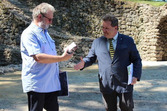 Die Gro&szlig;e Kaskade mit Feier &uuml;bergeben (Foto: Karl-Heinz Herrmann)