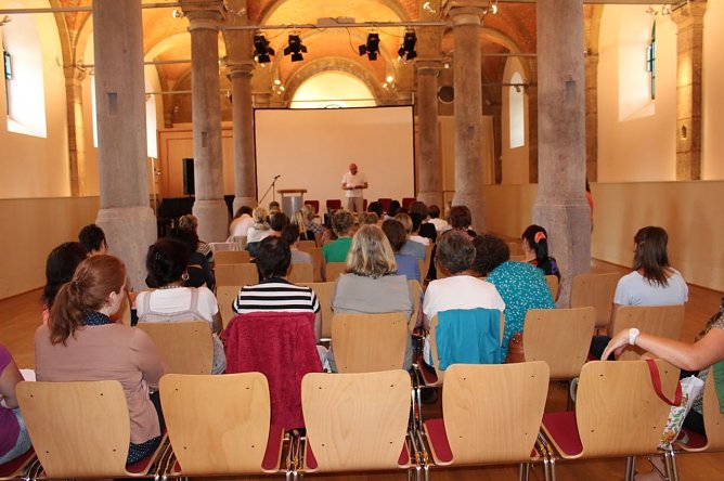 Sprache öffnet Türen (Foto: Karl-Heinz Herrmann) Sprache öffnet Türen (Foto: Karl-Heinz Herrmann)