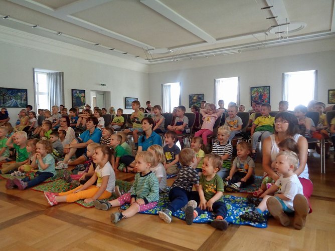 Zauberer begeisterte (Foto: Kindervilla Bad Frankenhausen) Zauberer begeisterte (Foto: Kindervilla Bad Frankenhausen)