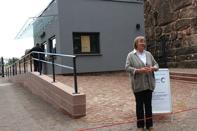 Schicker Eingangsbereich am Kyffhäuserdenkmal (Foto: Karl-Heinz Herrmann) Schicker Eingangsbereich am Kyffhäuserdenkmal (Foto: Karl-Heinz Herrmann)