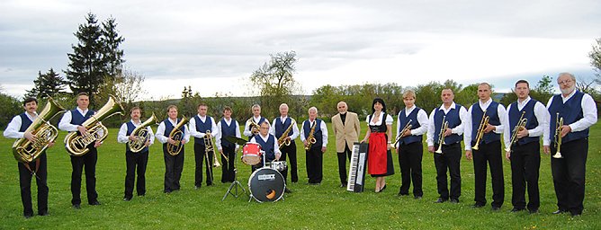 Sommernachtstraum am Kyffhäuser-Denkmal! (Foto: Stadtmarketing Bad Frankenhausen) Sommernachtstraum am Kyffhäuser-Denkmal! (Foto: Stadtmarketing Bad Frankenhausen)