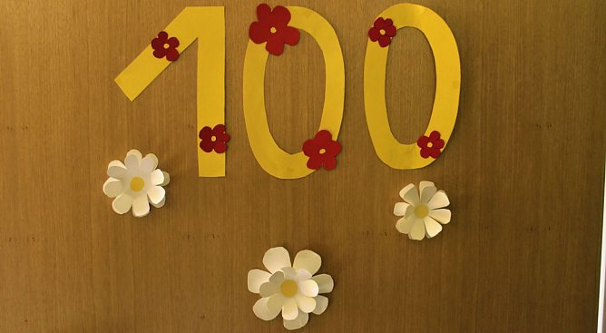 Gl&uuml;ckwunsch zum 100. Geburtstag (Foto: Karl-Heinz Herrmann)