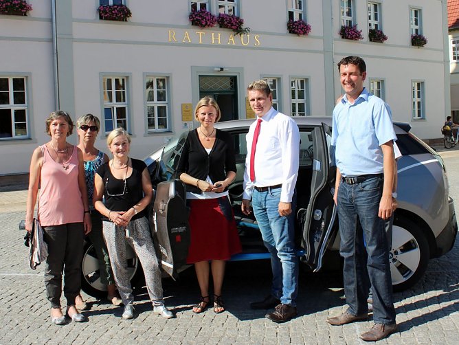 Bad Frankenhausen testet BMW i3 Elektro (Foto: Karl-Heinz Herrmann) Bad Frankenhausen testet BMW i3 Elektro (Foto: Karl-Heinz Herrmann)