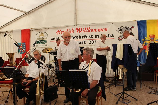 Das Wetter hielt bei der Feuerwehr (Foto: Karl-Heinz Herrmann) Das Wetter hielt bei der Feuerwehr (Foto: Karl-Heinz Herrmann)