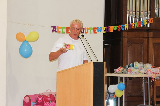 Schuleinführungsfeier der besonderen Art (Foto: Karl-Heinz Herrmann) Schuleinführungsfeier der besonderen Art (Foto: Karl-Heinz Herrmann)