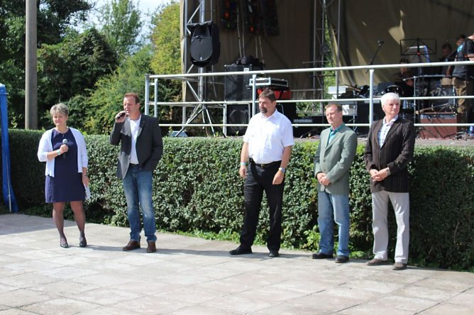 Vereine feierten in Großfurra (Foto: Karl-Heinz Herrmann) Vereine feierten in Großfurra (Foto: Karl-Heinz Herrmann)