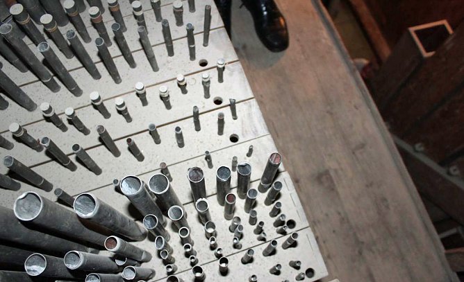 Das Innenleben der Strobel-Orgel (Foto: Karl-Heinz Herrmann)