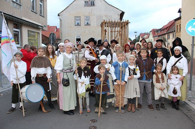 Bauernheer wurde nass gemacht (Foto: Karl-Heinz Herrmann) Bauernheer wurde nass gemacht (Foto: Karl-Heinz Herrmann)