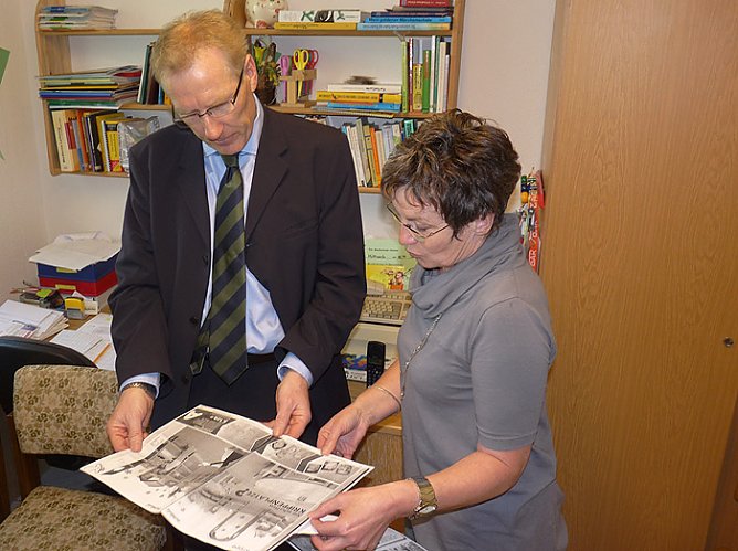 Besuch im Knirpsenland (Foto: Karl-Heinz Herrmann)