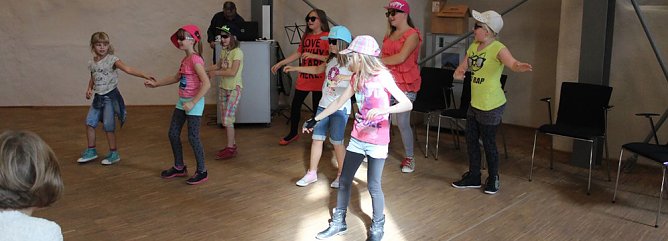 Stimmung beim Treff der Generationen (Foto: Karl-Heinz Herrmann) Stimmung beim Treff der Generationen (Foto: Karl-Heinz Herrmann)