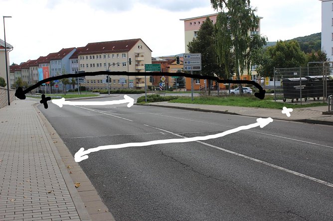 Schwerer &Uuml;bergang f&uuml;r Rollstuhlfahrer (Foto: Karl-Heinz Herrmann)