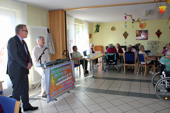 Volkssolidarität bleibt (Foto: Karl-Heinz Herrmann) Volkssolidarität bleibt (Foto: Karl-Heinz Herrmann)