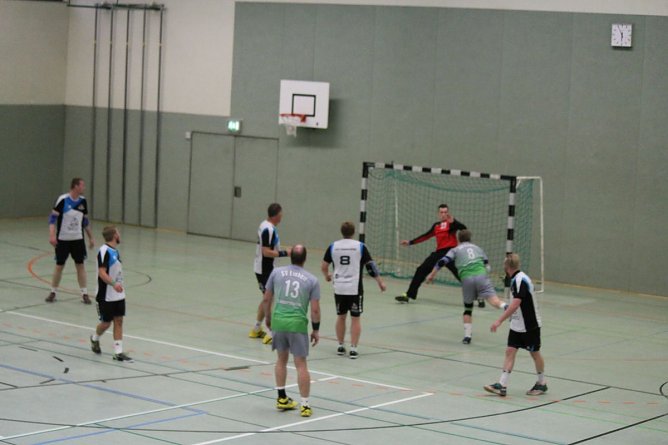 Einheit Sondershausen im Pokall (Foto: Karl-Heinz Herrmann) Einheit Sondershausen im Pokall (Foto: Karl-Heinz Herrmann)