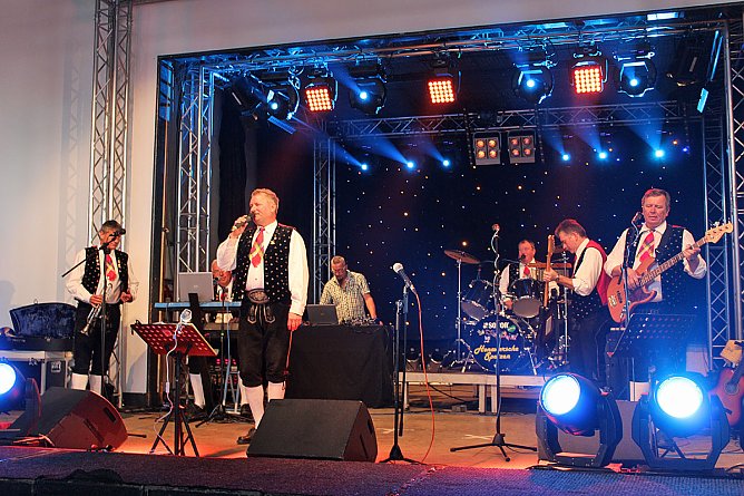 Oktoberfest in Stocksen (Foto: Karl-Heinz Herrmann) Oktoberfest in Stocksen (Foto: Karl-Heinz Herrmann)