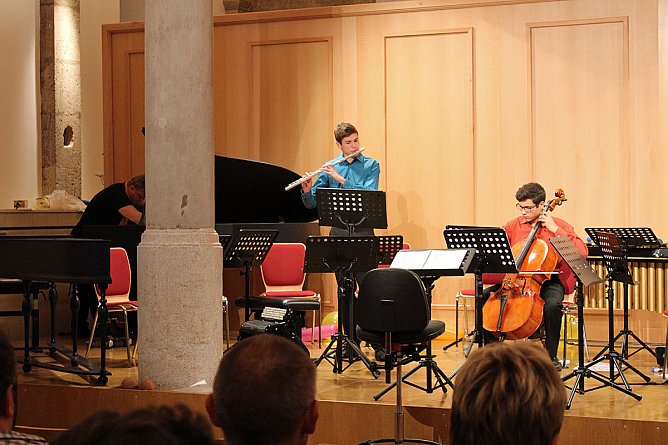 Teils ungewohnte Kl&auml;nge im Marstall (Foto: Karl-Heinz Herrmann)