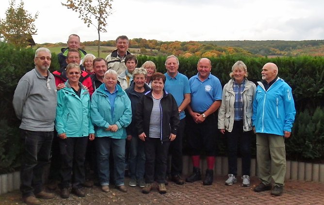 Wandern in der Natur (Foto: Horst Schmidt) Wandern in der Natur (Foto: Horst Schmidt)