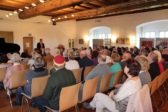 Zeitungen im Museum (Foto: Karl-Heinz Herrmann)