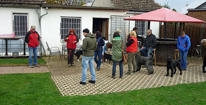 Herbstwanderung der Hundeschule ABC (Foto: Privat) Herbstwanderung der Hundeschule ABC (Foto: Privat)