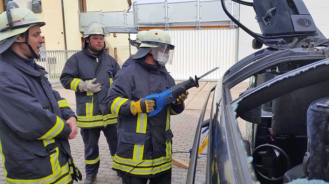 THL Ausbildung erfolgreich beendet …. (Foto: Sebastion Thiersch) THL Ausbildung erfolgreich beendet …. (Foto: Sebastion Thiersch)