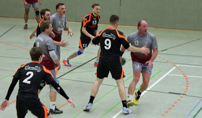 Vermeidbare Niederlage kassiert (Foto: Karl-Heinz Herrmann) Vermeidbare Niederlage kassiert (Foto: Karl-Heinz Herrmann)