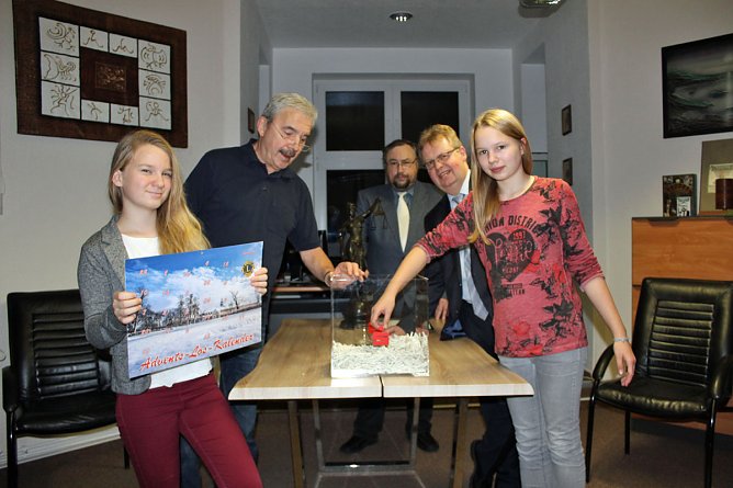 Advents-Los-Kalender 2015 startet (Foto: Karl-Heinz Herrmann) Advents-Los-Kalender 2015 startet (Foto: Karl-Heinz Herrmann)