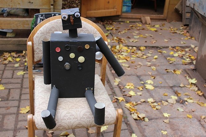 Richtfest auf dem Abenteuerspielplatz (Foto: Karl-Heinz Herrmann) Richtfest auf dem Abenteuerspielplatz (Foto: Karl-Heinz Herrmann)