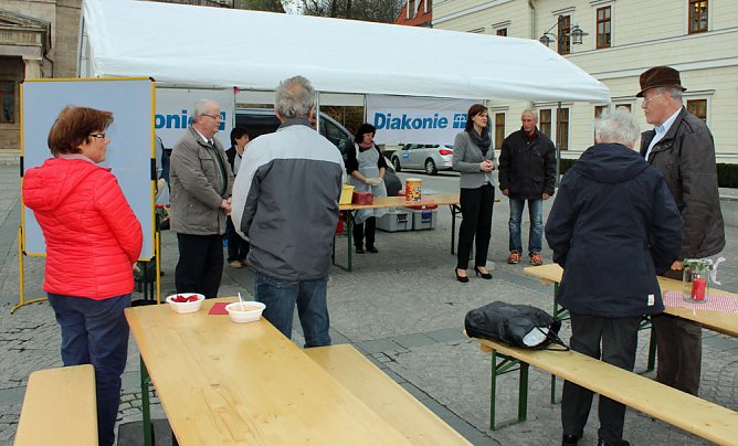 Schweigeminute um 12:00 Uhr (Foto: Karl-Heinz Herrmann)