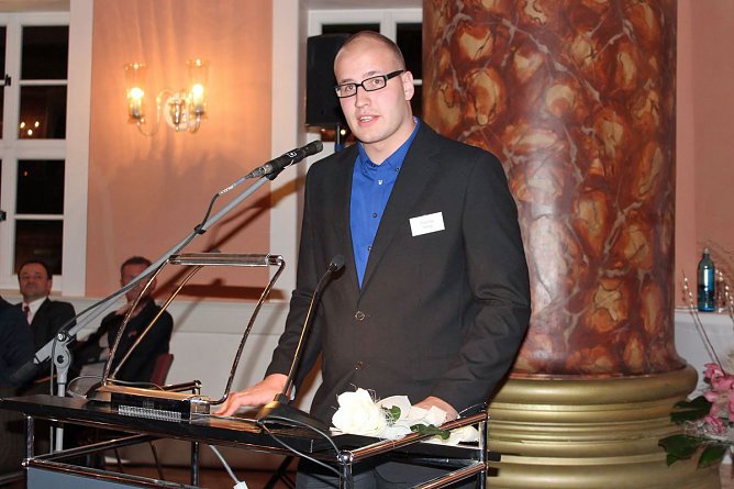 Die 21 besten Auszubildenden der Region ausgezeichnet (Foto: Karl-Heinz Herrmann) Die 21 besten Auszubildenden der Region ausgezeichnet (Foto: Karl-Heinz Herrmann)