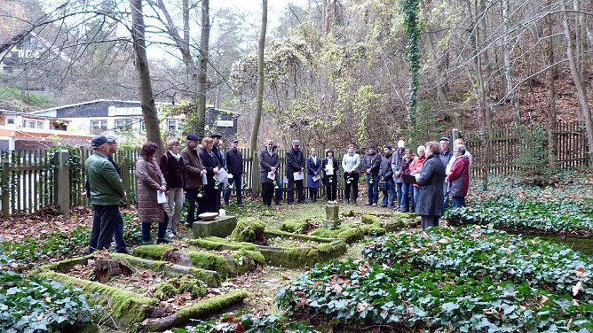 Gedenken zum 77. Jahrestag der Reichspogromnacht (Foto: Peter Möbius) Gedenken zum 77. Jahrestag der Reichspogromnacht (Foto: Peter Möbius)