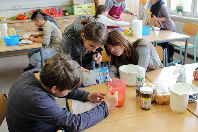 "Interkulturellen Aktionstag" an Östertalschule (Foto: Karl-Heinz Herrmann) "Interkulturellen Aktionstag" an Östertalschule (Foto: Karl-Heinz Herrmann)