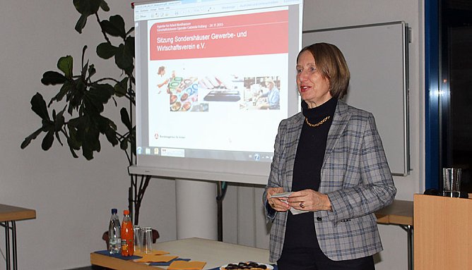 Gesetz � Umsetzung � Kontrolle � Strafe?! (Foto: Karl-Heinz Herrmann)