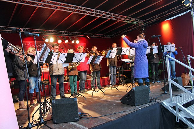 Weihnachtsmarkt Bad Frankenhausen ist eröffnet (Foto: Karl-Heinz Herrmann) Weihnachtsmarkt Bad Frankenhausen ist eröffnet (Foto: Karl-Heinz Herrmann)