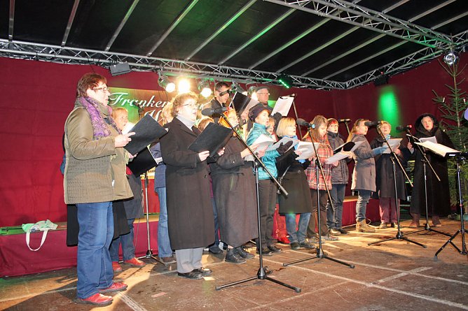Weihnachtsmarkt Bad Frankenhausen ist eröffnet (Foto: Karl-Heinz Herrmann) Weihnachtsmarkt Bad Frankenhausen ist eröffnet (Foto: Karl-Heinz Herrmann)