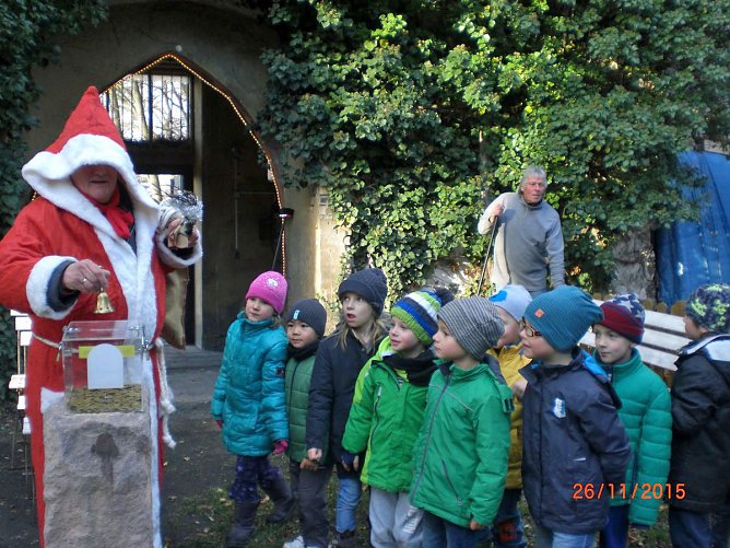 Weihnachtsbaum am Schiefen geschmückt (Foto: Arbeitsgruppe des Fördervereins) Weihnachtsbaum am Schiefen geschmückt (Foto: Arbeitsgruppe des Fördervereins)