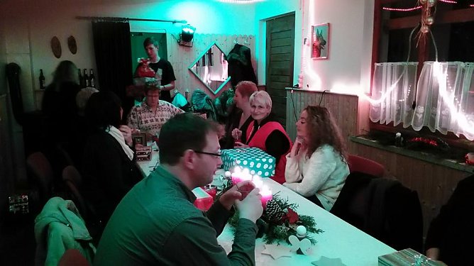 Weihnachtsfeier auf dem Hundeplatz... (Foto: Jacqueline Lange)