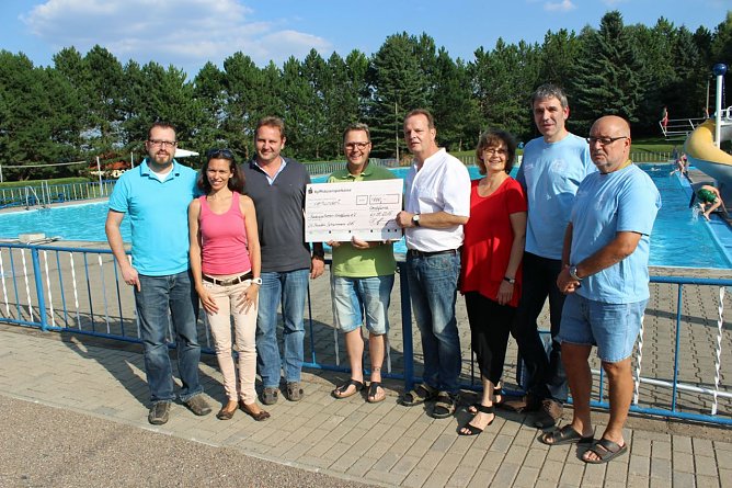 Sitzungsgelder gespendet (Foto: Karl-Heinz Herrmann)