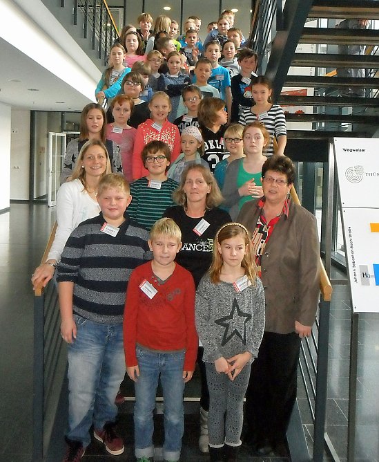 Viertkl&auml;ssler zu Besuch im Landtag in Erfurt (Foto: Wahlkreisb&uuml;ro Gudrun Holbe)