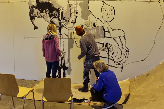 Graffiti Künstler in der SkateArena (Foto: Karl-Heinz Herrmann) Graffiti Künstler in der SkateArena (Foto: Karl-Heinz Herrmann)