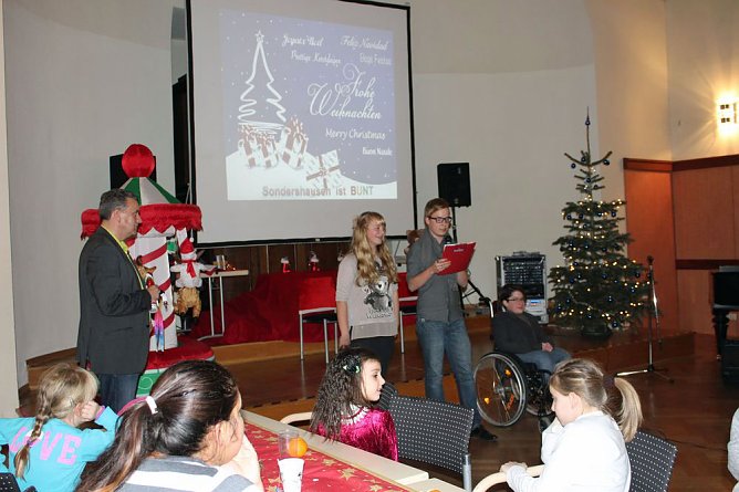 Kunterbunte Weihnachtsfeier (Foto: Karl-Heinz Herrmann)