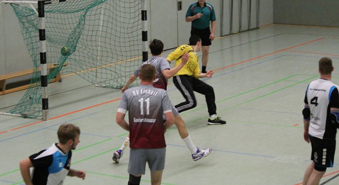 &Auml;rgerlicher Punktverlust � (Foto: Karl-Heinz Herrmann)