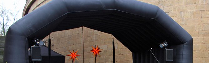 Schäden auf Weihnachtsmarkt Sondershausen (Foto: Karl-Heinz Herrmann) Schäden auf Weihnachtsmarkt Sondershausen (Foto: Karl-Heinz Herrmann)